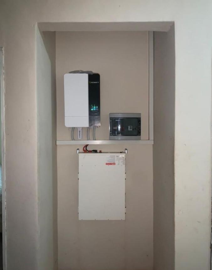 Pålitlig solenergilagring i Zimbabwe: Hicorenergy I-Box 48100R & Growatt Inverter Installation